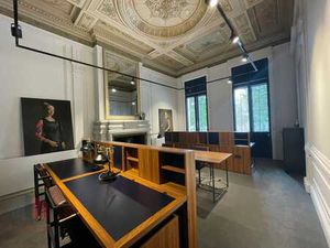 Bureaux de caractère dans un bel immeuble le long de la C...