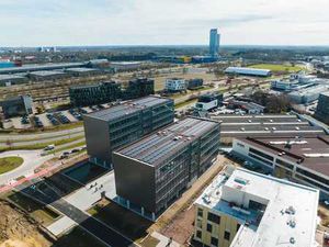 1500 m² duurzame kantoren aan The Loop op amper 2 km van ...