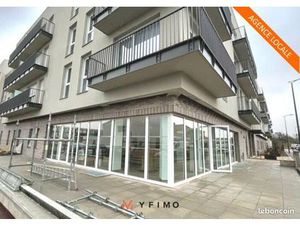 Local commercial 226 m²