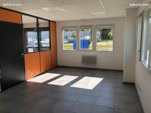 Bureaux de 13 ou 25 m² avec salle de réunion