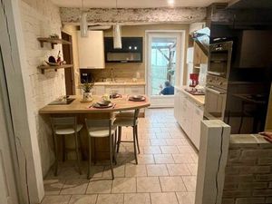 Maison de ville 157 m2 - 10 pièces - terrain 200 m? Avec dépendance