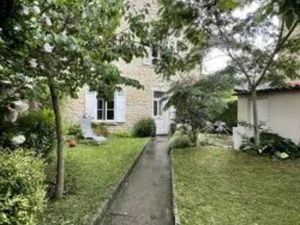 Maison de 3 pièces avec garage et terrain de 149m²