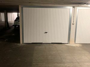 Box fermé dans une résidence sécurisée