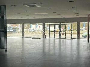 Local commercial 720 m²
