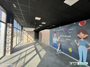 Local commercial 600 m²