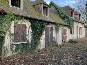À vendre – Maison de caractère à fort potentiel sur 2 68 hectares – proche Le Mêle-sur-Sar