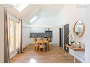 Appartement meublé de standing 4 pièces de 117 m2 avec grande terasse entièrement rénové