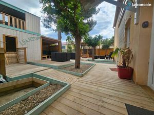 Hangar + terrain + maison + appartement