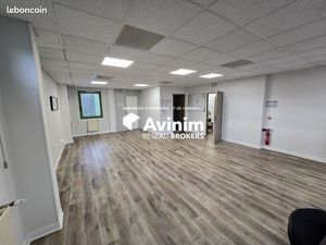 Bureaux 179 m² Domont