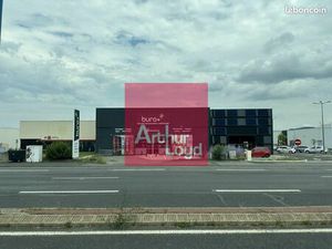 Local commercial 940 m²