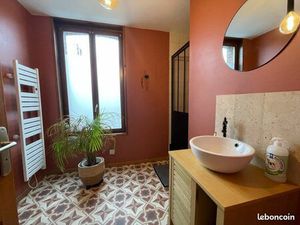 MAISON 3 CH Meublée + JACUZZI  cour privé & grand parking