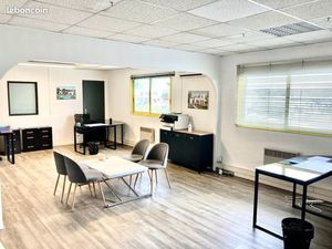 2 grands bureaux 83 m2 Climatisés