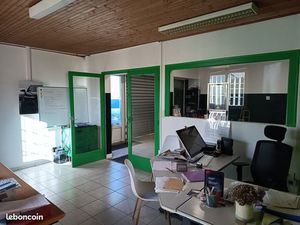 Loue local de stockage aves bureaux et sanitaire