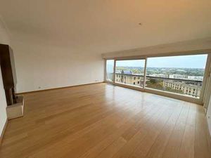 Spacieux appartement avec terrasse et vue dégagée