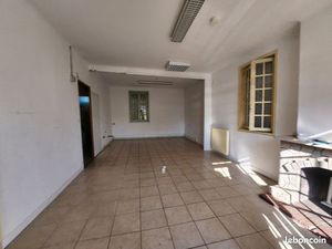 Local commercial – Emplacement N°1 à Lusignan