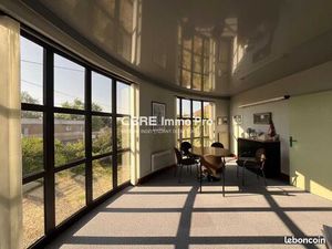 Local industriel 608 m²