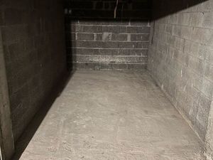 ?️ . ? Garage / Box de stockage - 12 m2