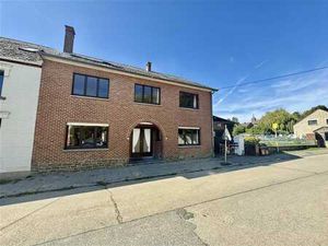 Spacieuse maison de campagne 4 chambres  garage et jardin!