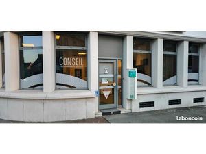 A louer local commercial emplacement n°1