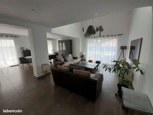 Pavillon 7 pièces 207 m²