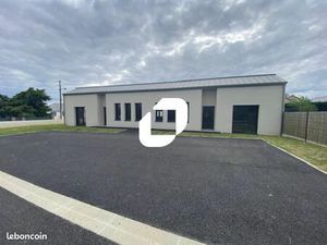 Local bureaux 151 m²