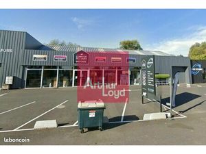 Local commercial 450 m²