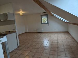 3 pièces - 35 mn Paris St Lazere (8ème) 62 5 m² (80 m² utile  3ème et dernier étage)