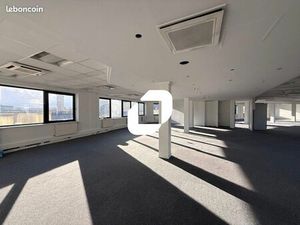 Bureau 412 m²