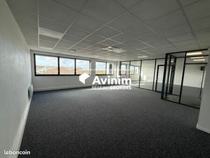 Bureaux 120 m² Groslay