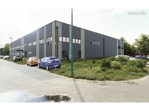 Local industriel 2 753 m²