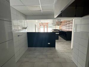 ? Local commercial 90 m² refait à neuf – Beaumont centre commercial le massage À louer  su