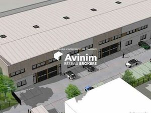 Local 2520 m² Viarmes