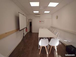 Local / Bureau à louer à Brignais centre