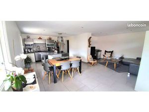 Appartement 4 pièces  93m²  avec jardin privatif