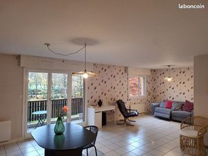 T4 transformé en T3 de 89m²  Très belle exposition Plein Sud  Calme et lumineux