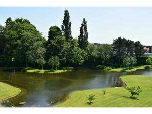 Stijlvol afgewerkt appartement met garage in privé domein...