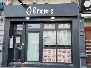 Centre Ville : Commerce à remettre avec affectation Horeca.