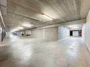 LOT 7: 4 PLACES DE PARKING