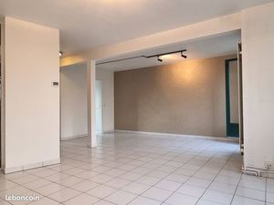 Maison 4 chambres avec garage / Flers Château