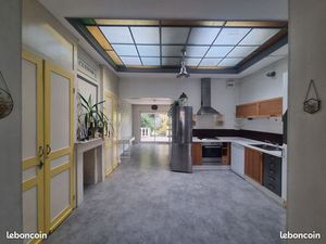 Maison 6 pièces 111 75 m2 grand jardin 259 m2 proxi métro et com