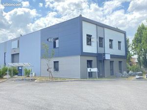 Local d'activité 583 m²