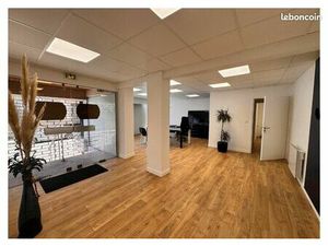 Local commercial et/ou bureaux rue Nationale Pontivy 166 m2