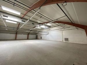 Entrepôt - 550m ²