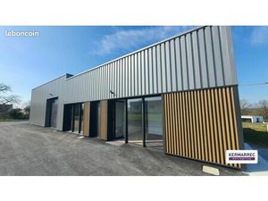 Local 180 m² Séné