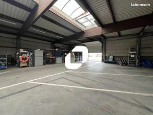 Local d'activité 1 000 m²