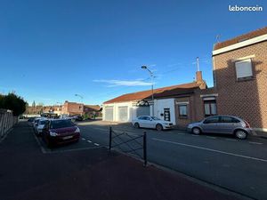 Immeuble en centre ville  a amenager  avec espaces de stationnement