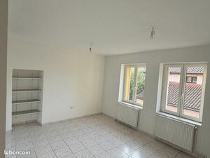 T4 à louer dans une maison divisé en 3 logements