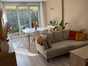 T2 meublé 48 m² avec terrasse + parking – Brignais centre