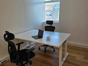 Location bureau équipé de 10 m² - Rénovation neuve - Proche métro Jean Jaurès