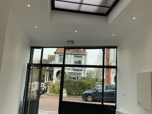 Loue magasin cabinet medicale ou bureaux mouvaux